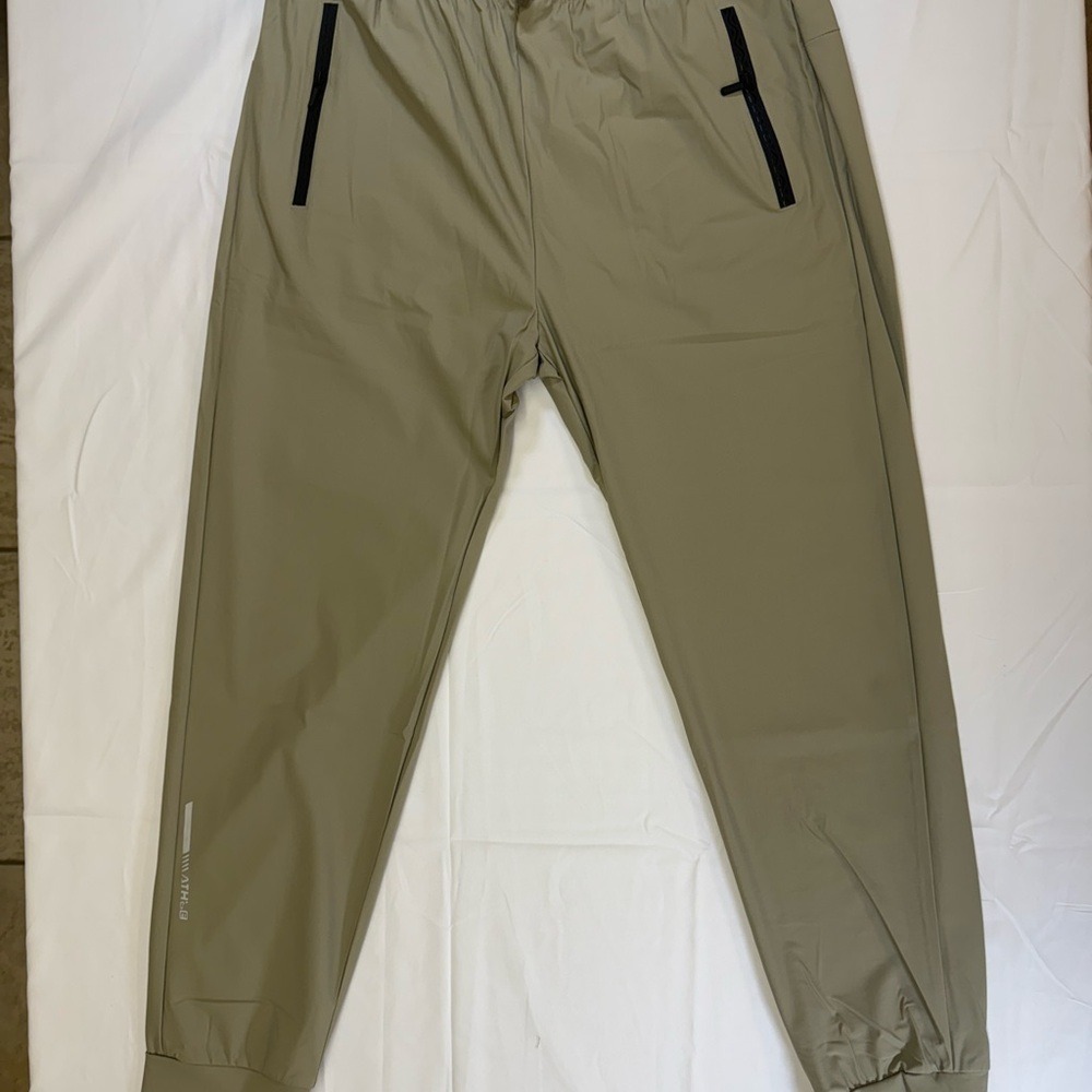 Men's Tan Athletic Dri-Fit Joggers with Black Zipper pocket Accents Size Medium
